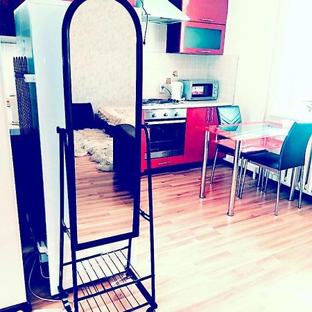 Apartment On Sauran Str Center Akmola Esterno foto